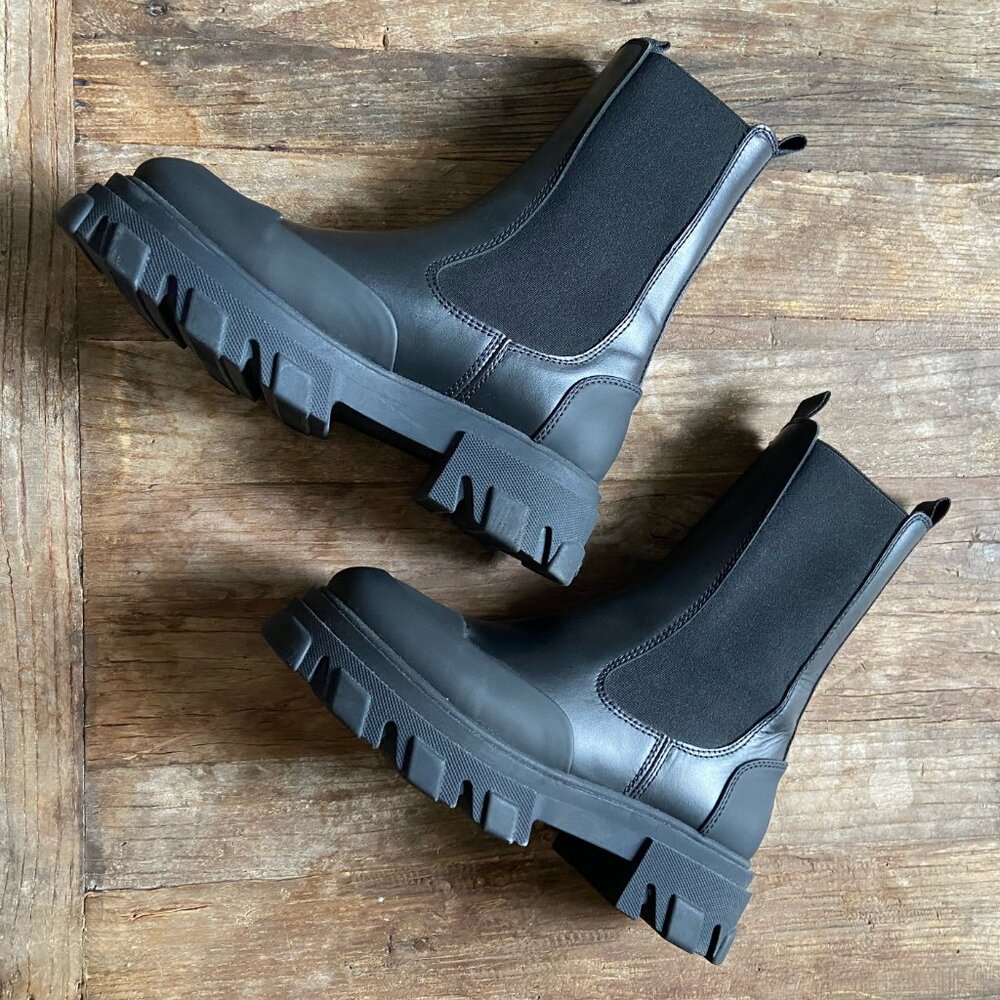 GANNI Black Mid Chelsea Boots 41 Black